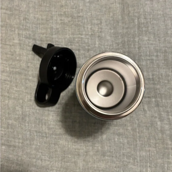 Hydro Flask 16oz in Rain - Picture 3 of 6